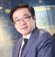28 Kelvin Tan