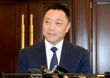 Preliminary Macau casino re-licensing plan submitted and under review: Leung