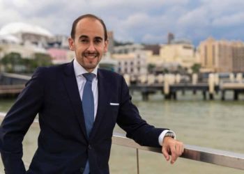 Carlos Eduardo Coelho: The passion and the law