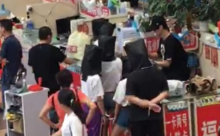 Chinese police raid currency exchange stores near Macau border gate