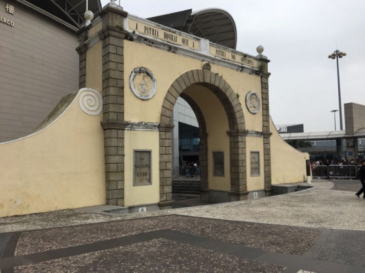 Border gate facilities slowing Macau growth: Wilfred Wong