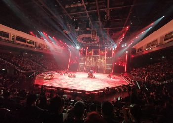 Engines on at new Studio City show Elēkrŏn