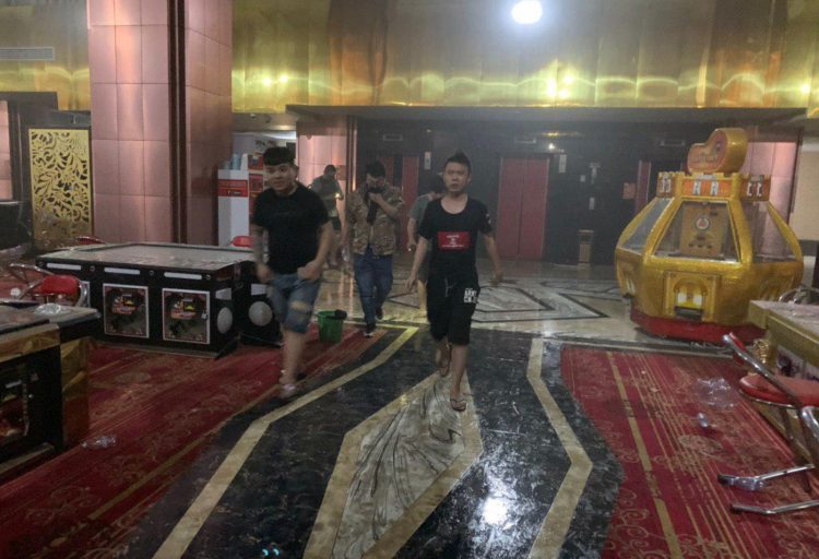 Fire rips through Genting Crown Casino in Poipet