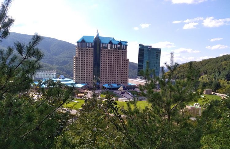 Kangwon Land suspends main gaming floor reopening after spike in Korean COVID-19 cases