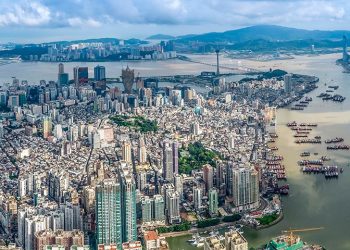 Macau to undergo third round of mass testing as new COVID case keeps Zhuhai border closed