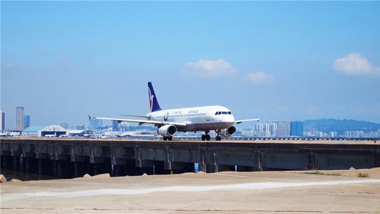 Macau responds to global Omicron outbreak with 14-day ban on all international air arrivals