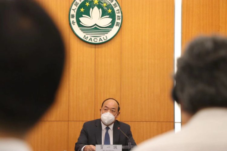 Ho Iat Seng insists on COVID-zero and will not close casinos “across the board”