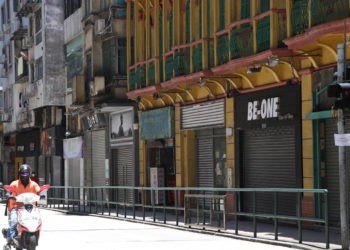 Macau extends lockdown, casino closure for another five days