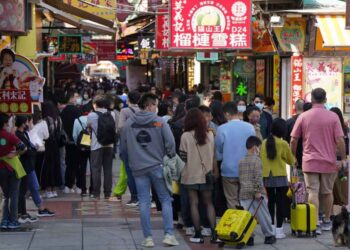 Macau visitor arrivals topped 40,000 on Thursday