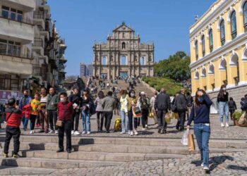 Macau visitor arrivals up another 16% to almost 2.3 million in April