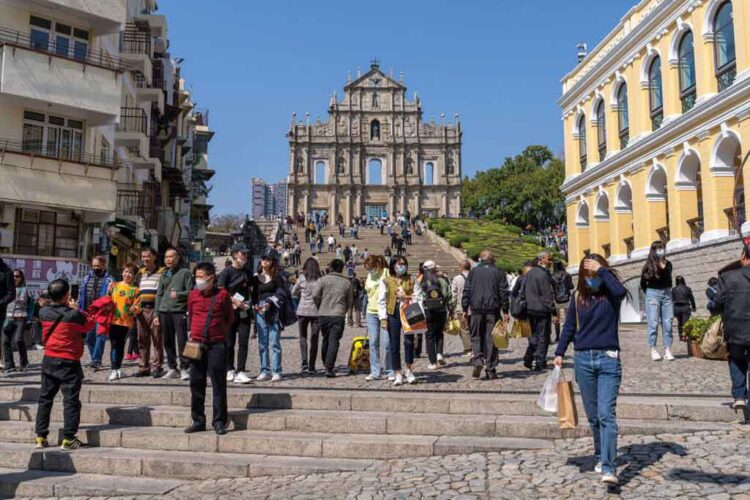 Macau visitor arrivals up another 16% to almost 2.3 million in April