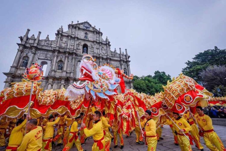 Macau visitor arrivals jump to 163,427 on second day of CNY holiday