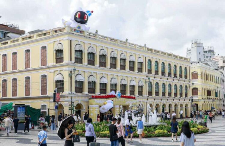 Macau visitor arrivals total 2,551,318 in June, down 5% month-on-month