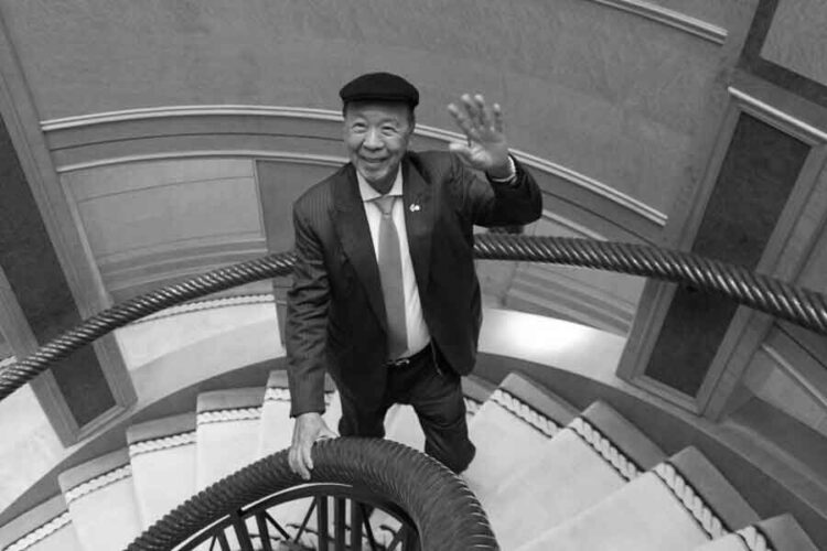 A tribute to the late Dr. Lui Che Woo