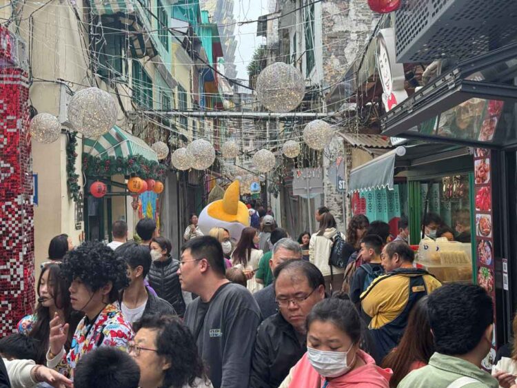 Macau hits new single day post-COVID visitor high of 219,092 arrivals