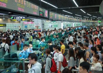 Macau welcomes over 630,000 visitor arrivals in first three days of Golden week as Saturday sets new single day arrival record