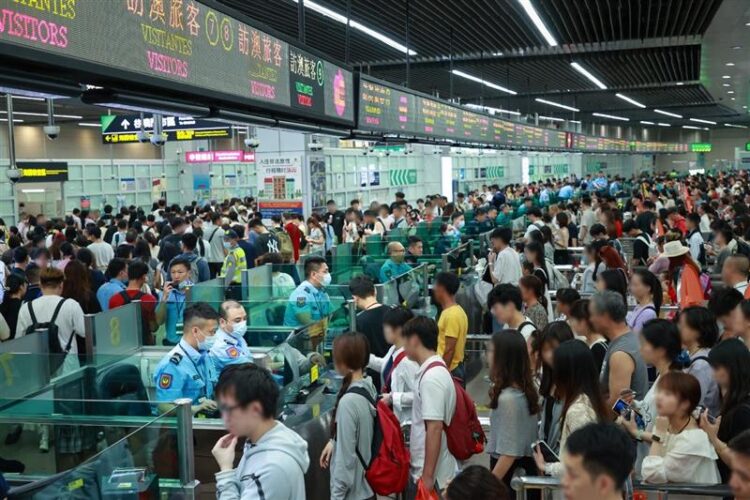Macau welcomes over 630,000 visitor arrivals in first three days of Golden week as Saturday sets new single day arrival record