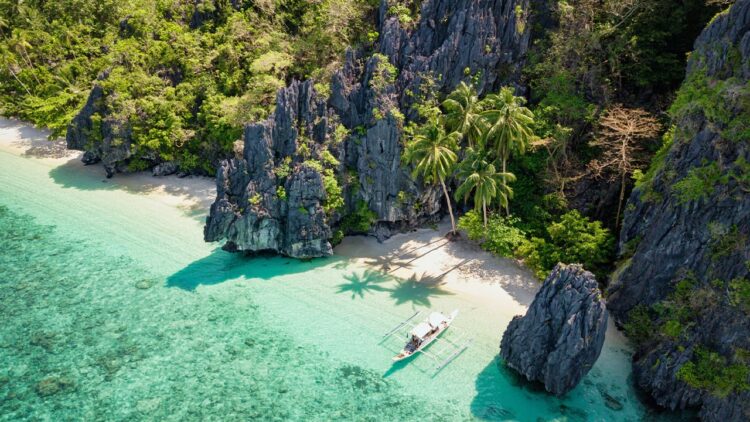 Contrasting fortunes for Philippines tourism as visitor arrivals from China on the rise through April while South Korea plummets