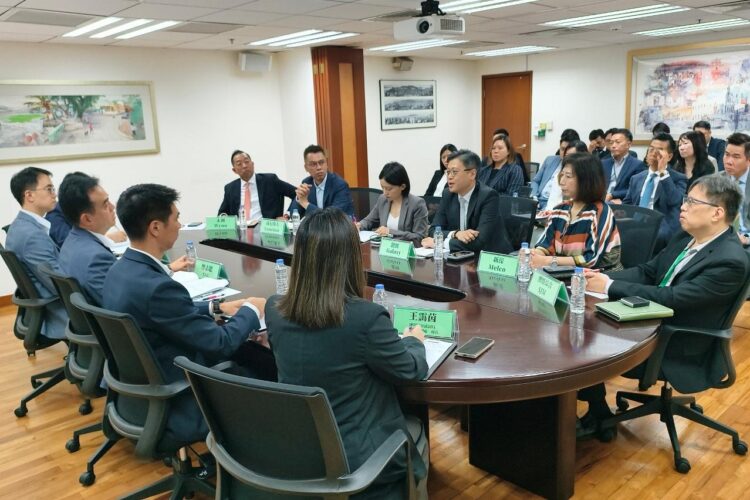 Macau’s DICJ meets with concessionaires to discuss measures against livestreaming of casino gambling sessions