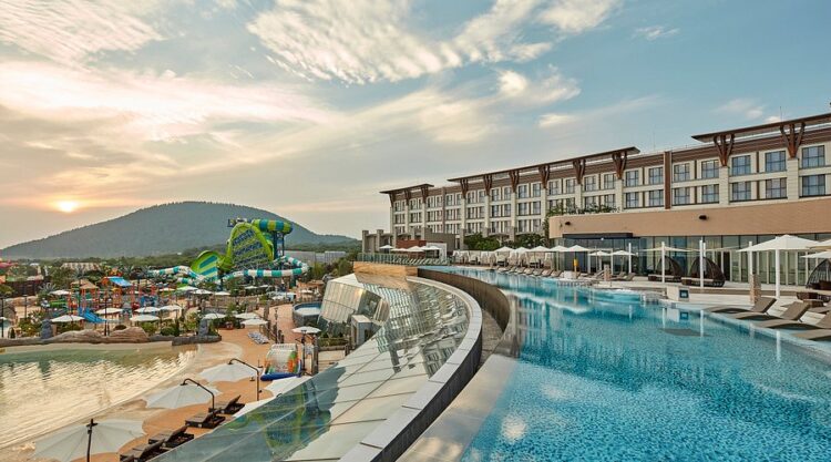 Shin Hwa World expecting up to 75% reduction in net loss in 1H26, largely on more integrated resort revenue